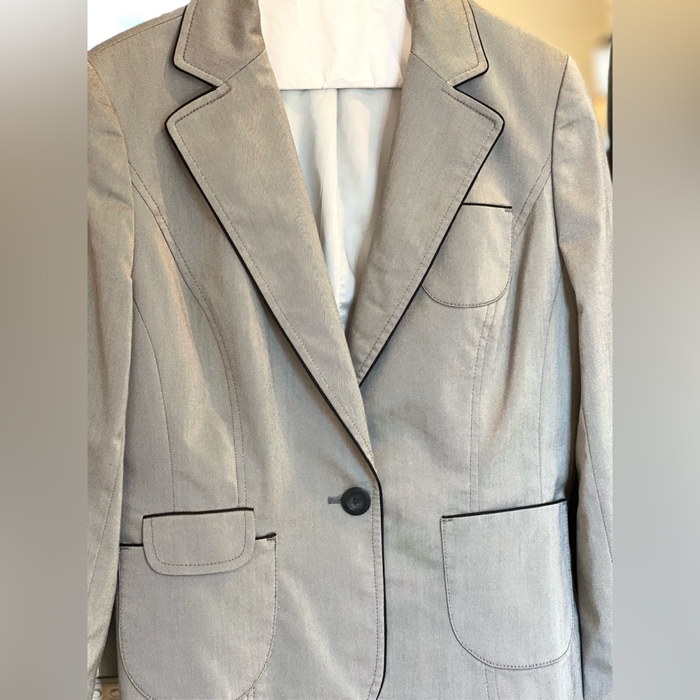 Ann Taylor Loft Suit Set - Blazer & Skirt - Gray w/ Black Details - Size 6 - Picture 5 of 6